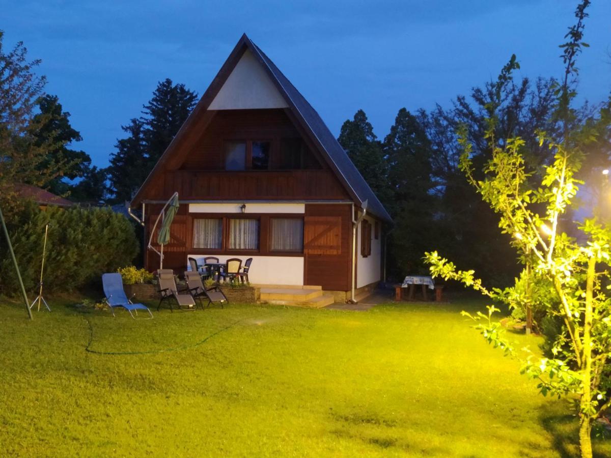 Villa Pelso Vendeghaz With Internet Optical Cable Balatonmáriafürdő Exterior foto